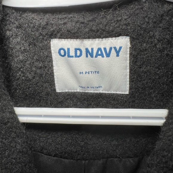✨HOST PICK✨ Old Navy Petite Shacket - Picture 2 of 8